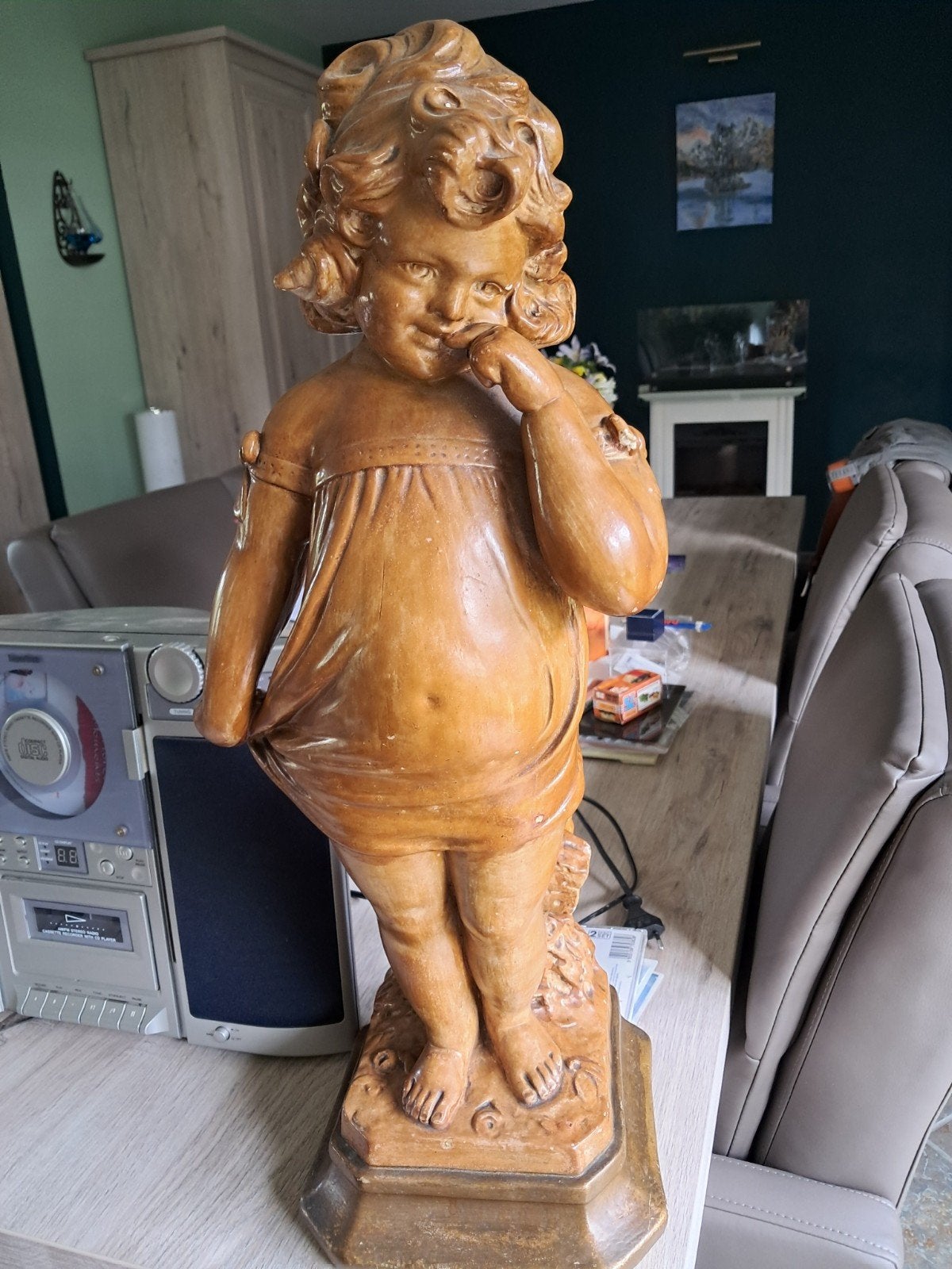 Verlegen meisje, Antiquités & Art, Enlèvement