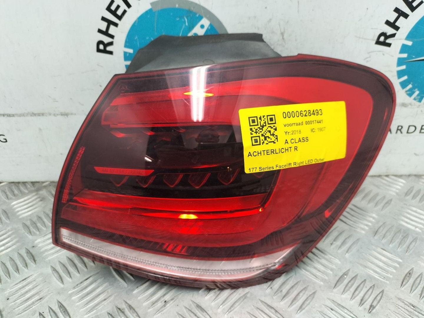 MERCEDES A CLASS A250 ACHTERLICHT R 1779061400, 20180319R, 2, Autos : Pièces & Accessoires, Enlèvement ou Envoi, Utilisé, ARN reconnu