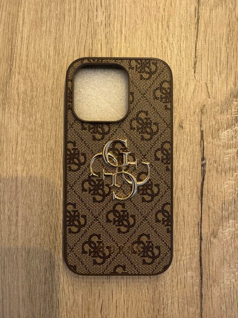 2 X Hoesjes van Guess voor Iphone 14 Pro, Ophalen, Zo goed als nieuw, Guess