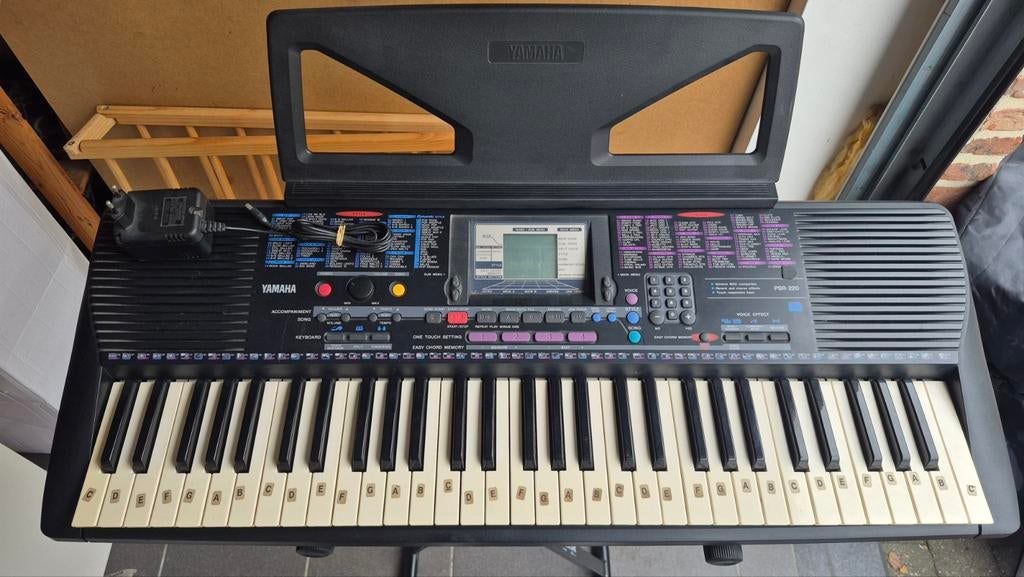 Keyboard Yamaha PSR 220, Muziek en Instrumenten, Keyboards, Ophalen, Yamaha, Midi-aansluiting