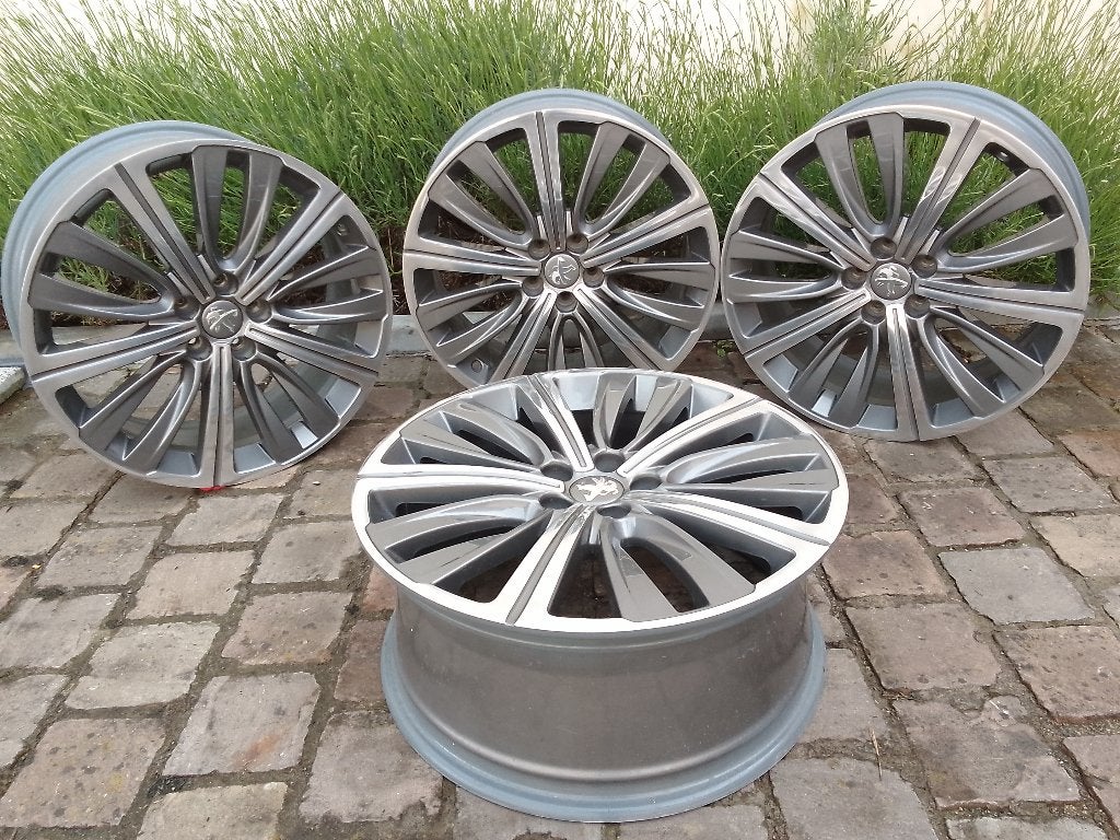 19 PEUGEOT-velgen, Gebruikt, Velg(en), 235 mm, Zomerbanden