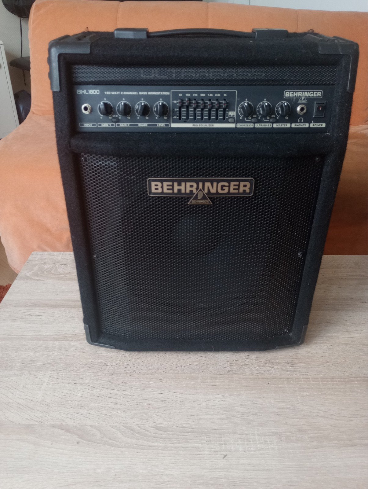 Bass box BXL1800, 180 Watt, compact, 50 x 40 x 40 cm, Muziek en Instrumenten, Ophalen