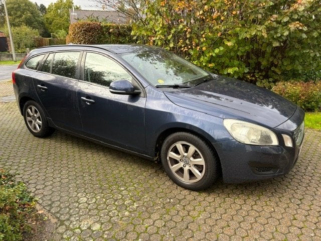 Volvo V60 D3, Autos, Euro 5, 1648 kg, Boîte manuelle, Entretenue par le concessionnaire