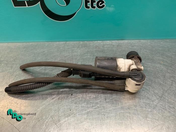Pompe lave-glace avant d'un Peugeot Partner (Partner 08-), -, 3 mois de garantie, Utilisé, -
