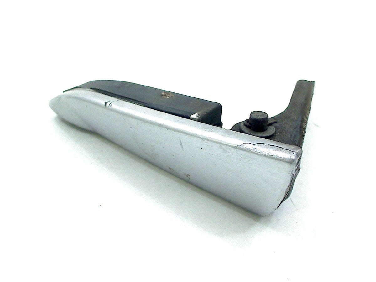 REPOSE PIEDS SUPPORT ARRIÈRE DROIT Piaggio, Dhr. S. di Majo, Utilisé, Info@cama-motorparts.nl, P.J. Troelstraweg 8 8
3144 CX  MAASSLUIS, NL