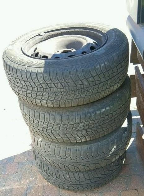 Pneus hiver 195/65R15 monté sur jantes, Pneus hiver, Pneu(s)