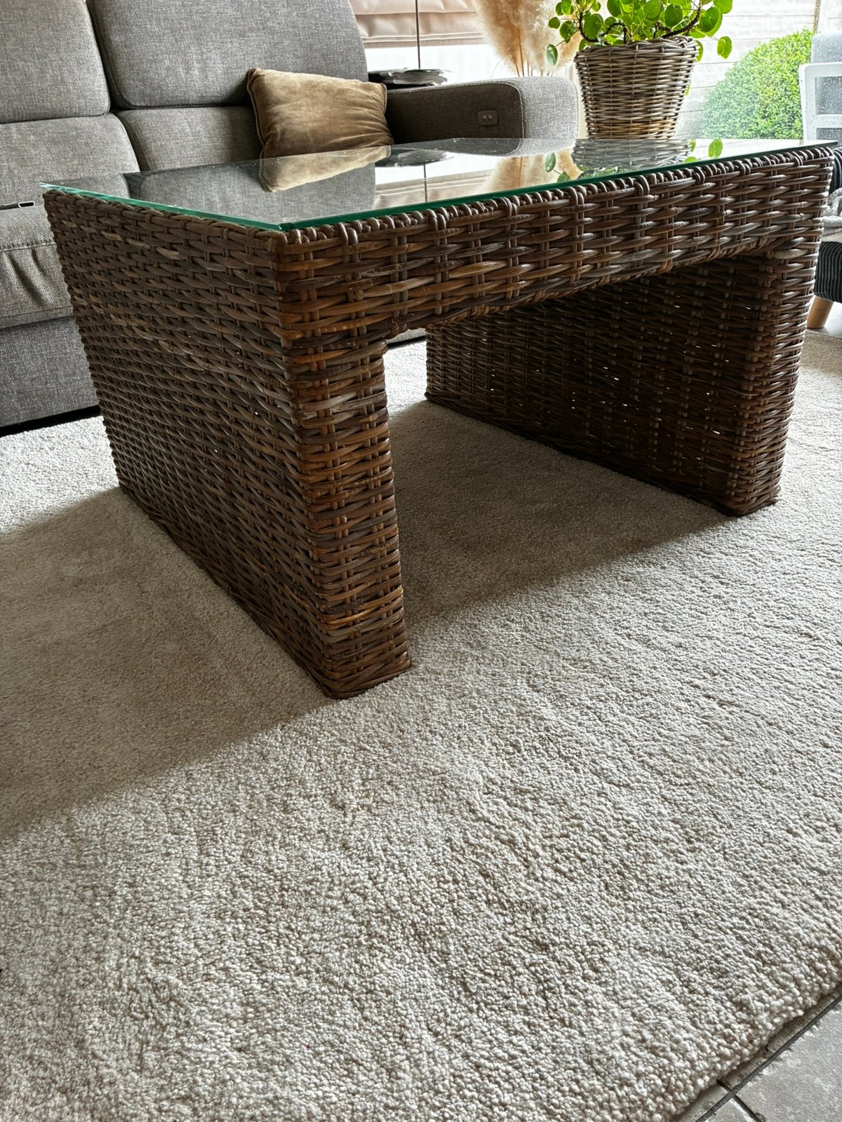 Table basse en rotin et table d'appoint en rotin, Enlèvement, Comme neuf