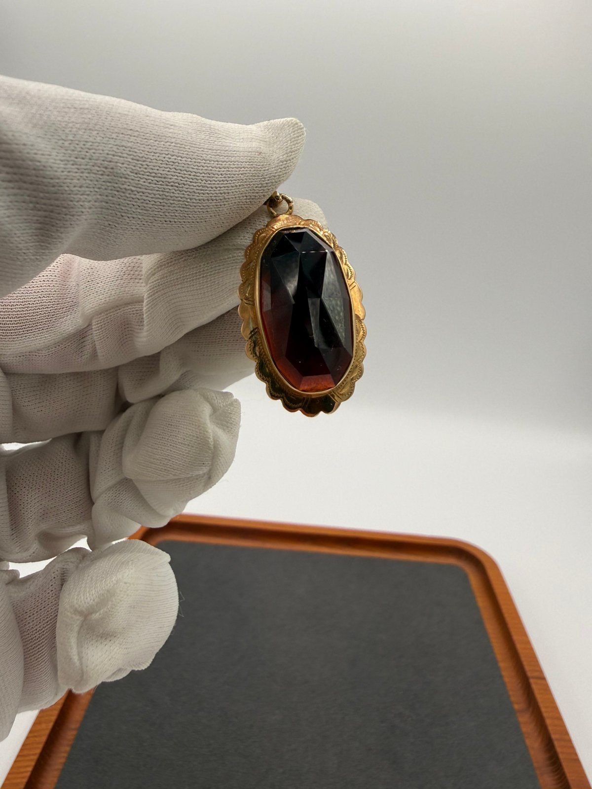 14K Gouden Hanger met Natuurlijke Garnet, Bijoux, Sacs & Beauté, Pendentifs, Enlèvement ou Envoi, Comme neuf, Or, Avec pierre précieuse