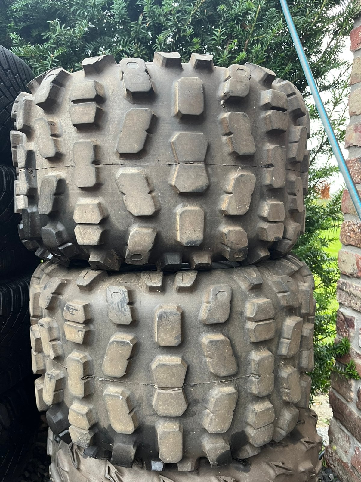 2 pneus pour quad, Enlèvement