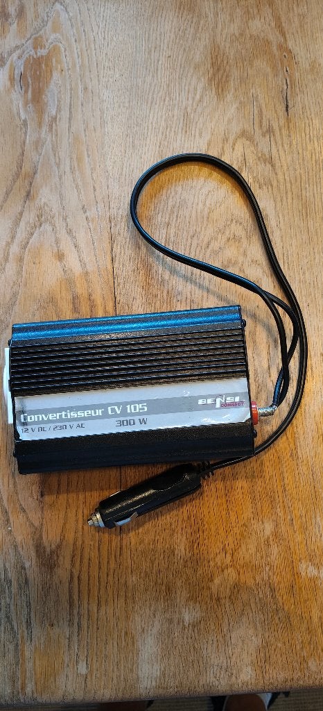Omvormer voor in de auto van 12V naar 230V, Ophalen of Verzenden, Zo goed als nieuw