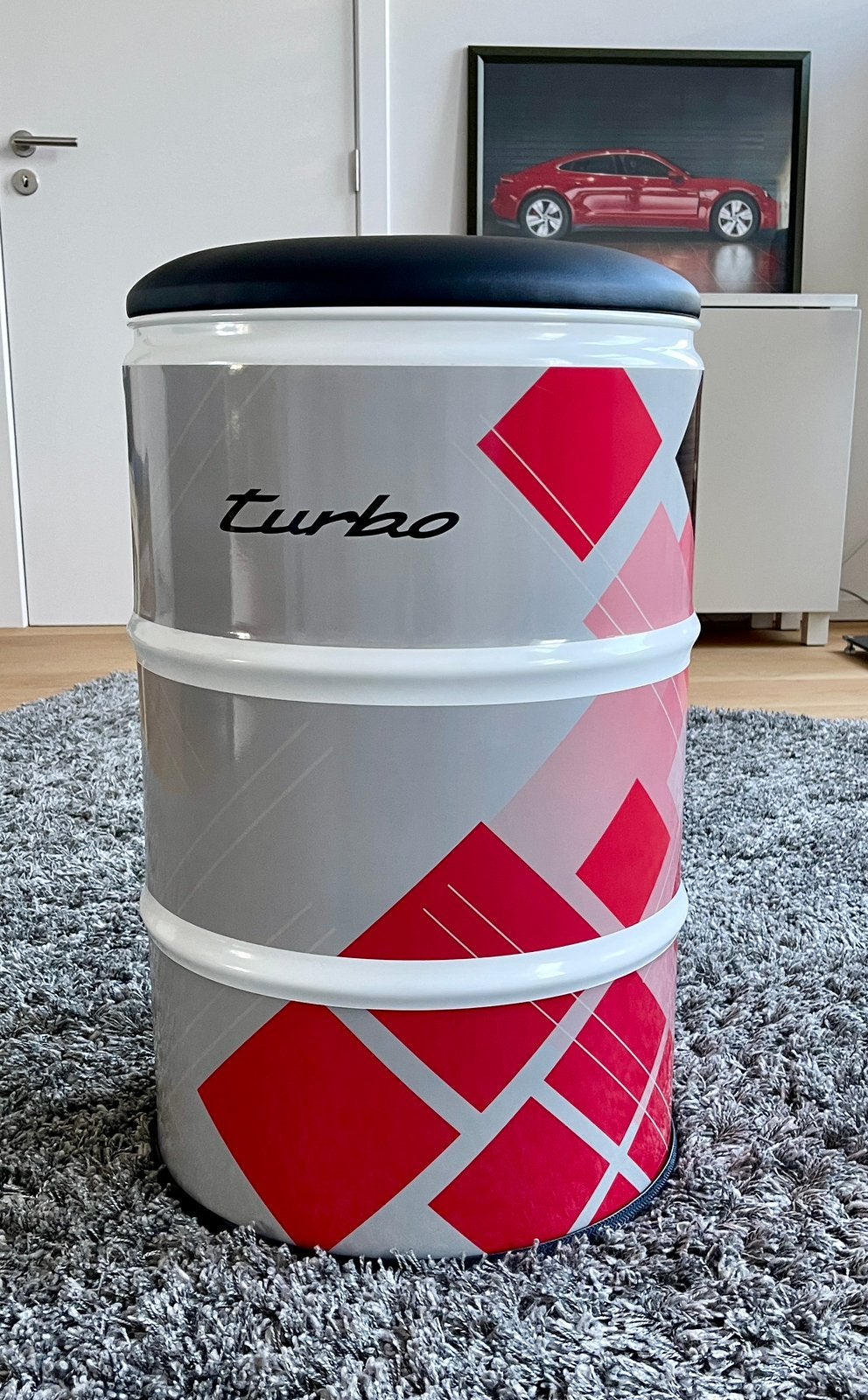 Barkruk - PORSCHE barrelstoel — Turbo nr. 1 — NIEUW, Huis en Inrichting, Ophalen, Zo goed als nieuw