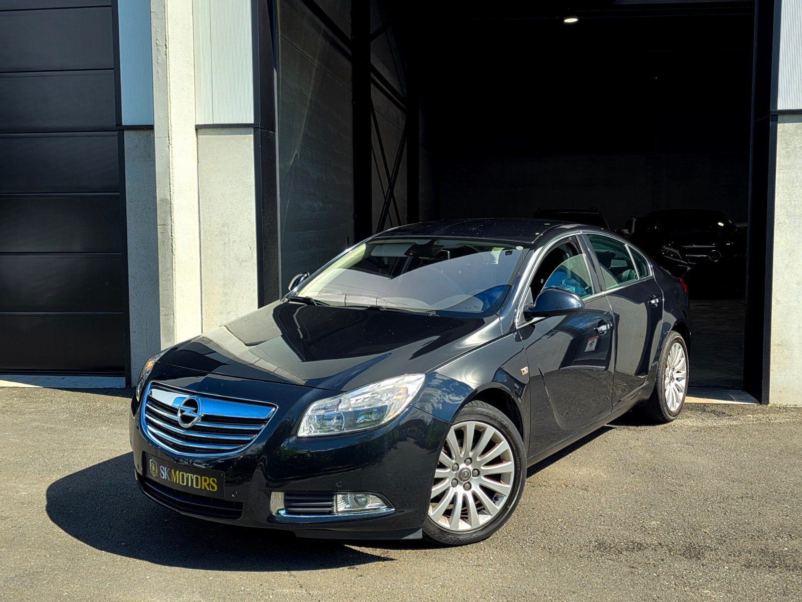 Insignia 1.8i 140PK LEZ OK Leder GPS Verw Zetels Garantie, Auto's, Opel, Voorwielaandrijving, Euro 5, Parkeerassistent, Zwart