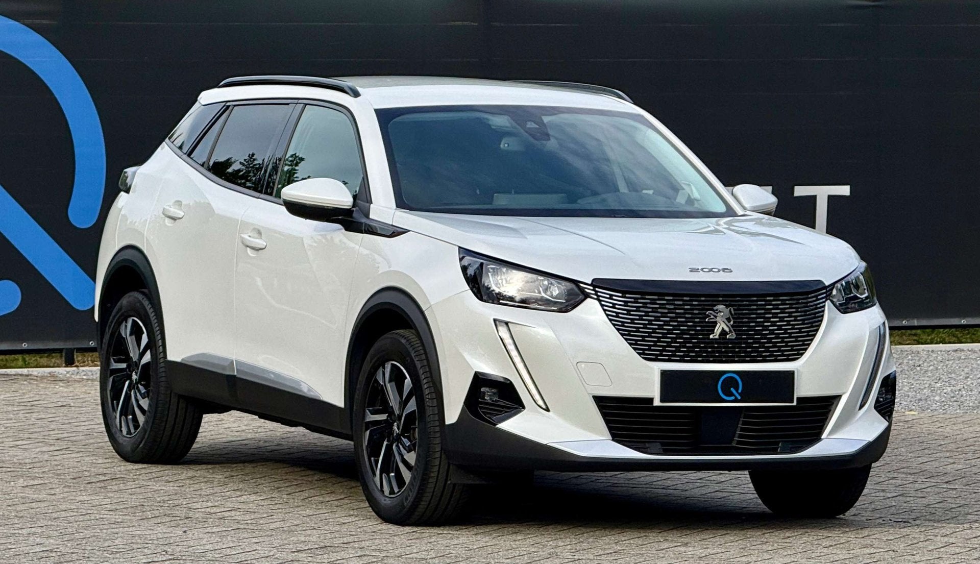 Peugeot 2008 1.2 PURETECH CARPLAY CAMERA KEYLESS VERWD. ZETE, Auto's, Automaat, Stof, Gebruikt, 1199 cc