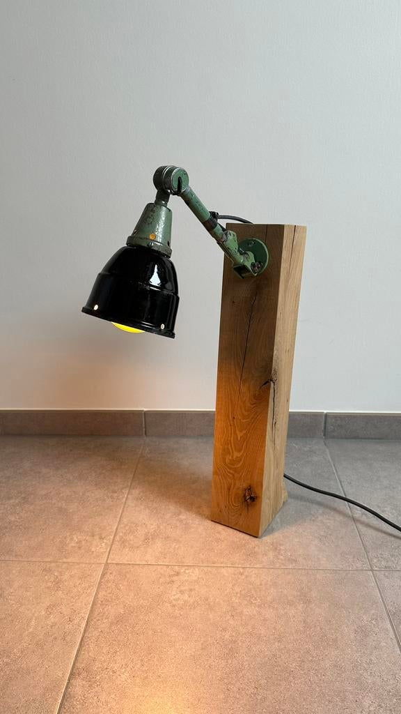 Midgard lamp op eiken sokkel, Ophalen, Gebruikt, Vintage industrieel, Minder dan 50 cm