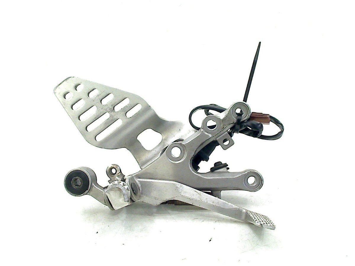 REPOSE PIEDS AVANT DROIT YZF R1 2007-2008 (YZF-R1 4C8), Yamaha Motor Europe N.V., Utilisé, Customersupport@yamaha-motor.co.uk