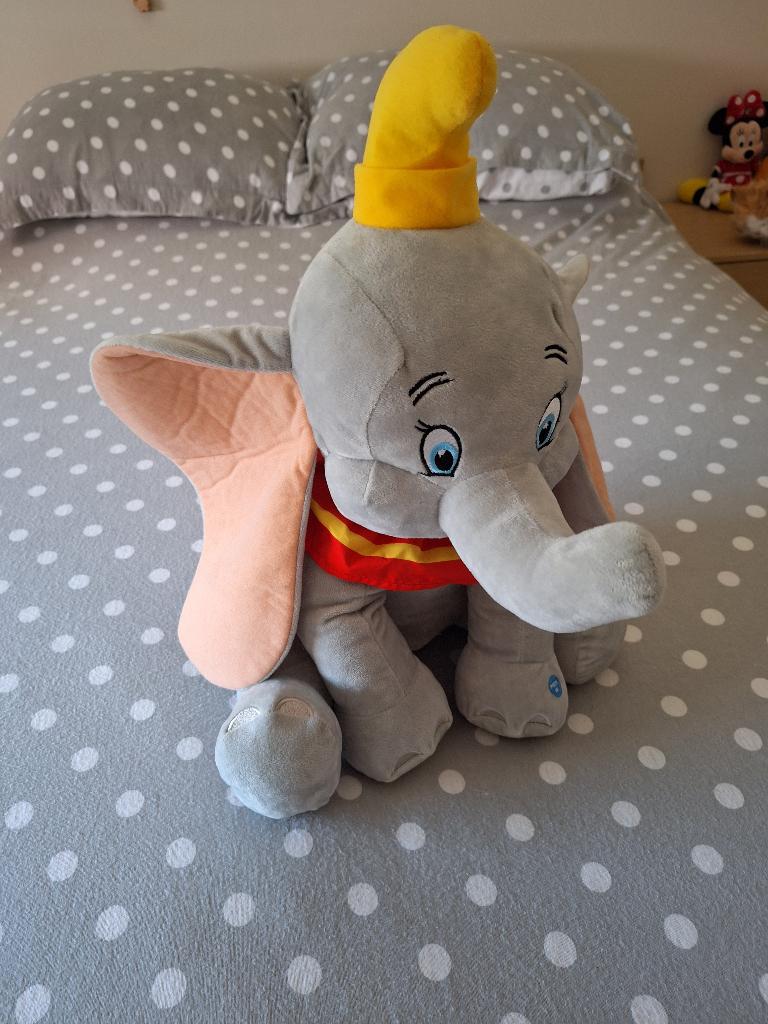 grote olifant knuffel met muziek, Kinderen en Baby's, Speelgoed | Knuffels en Pluche, Ophalen, Disney, Met geluid, Zo goed als nieuw