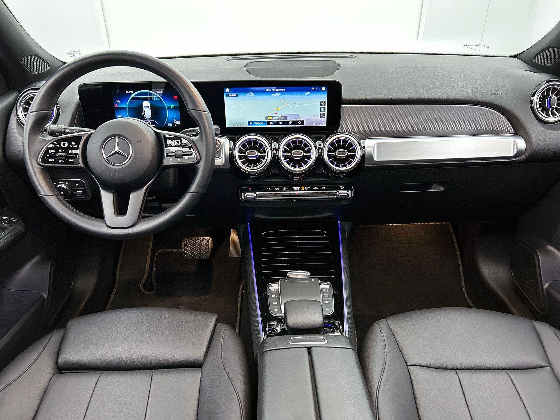 Mercedes-Benz GLB-Klasse 200 SUV Luxury Line | Panoramisch D, Dealer onderhouden, Stof, Zwart, 4 cilinders