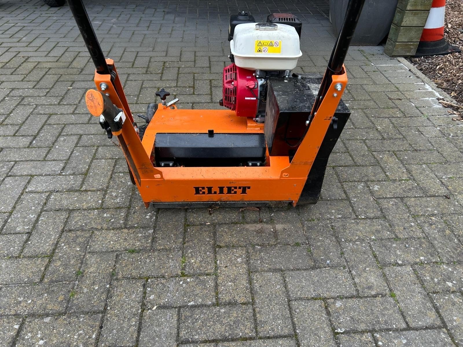 Aérateur de pelouse Elite, Enlèvement, Utilisé