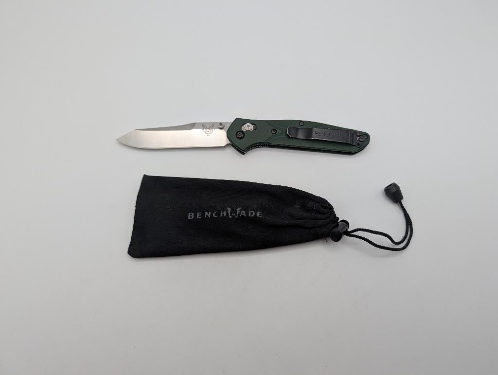Benchmade 940 Osborne Green, Caravanes & Camping, Outils de camping, Enlèvement ou Envoi, Comme neuf