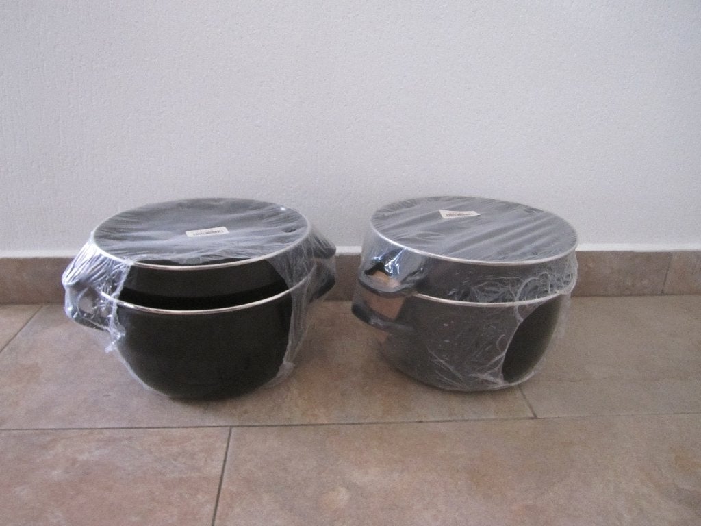 2 GRANDES CASSEROLES A MOULES 24 CM TOUS FEUX NEUVES, Compatible induction, Enlèvement, Neuf, Casserole