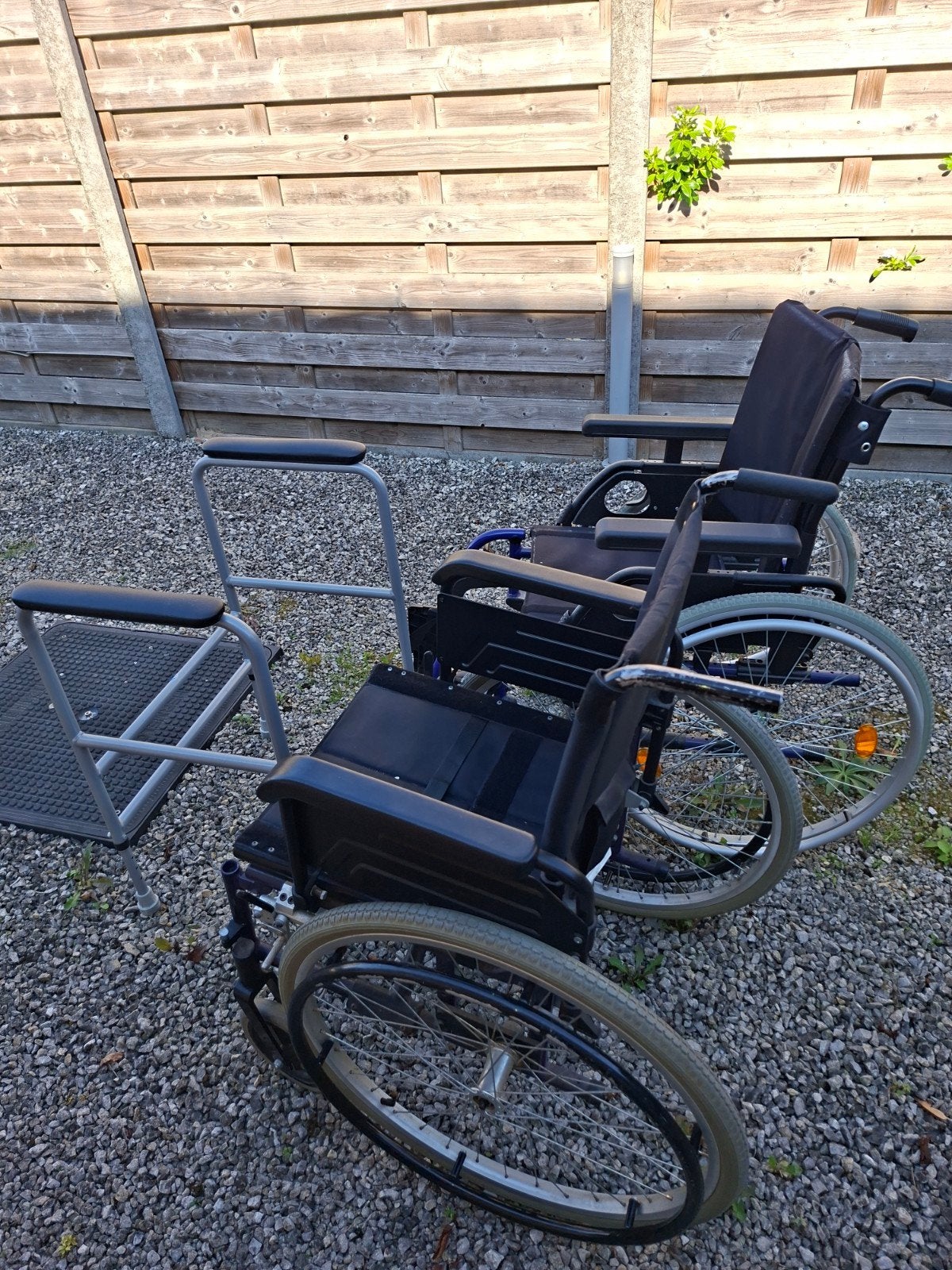 2 rolwagens en looprek, Divers, Enlèvement, Pliant, Utilisé, Fauteuil roulant à pousser