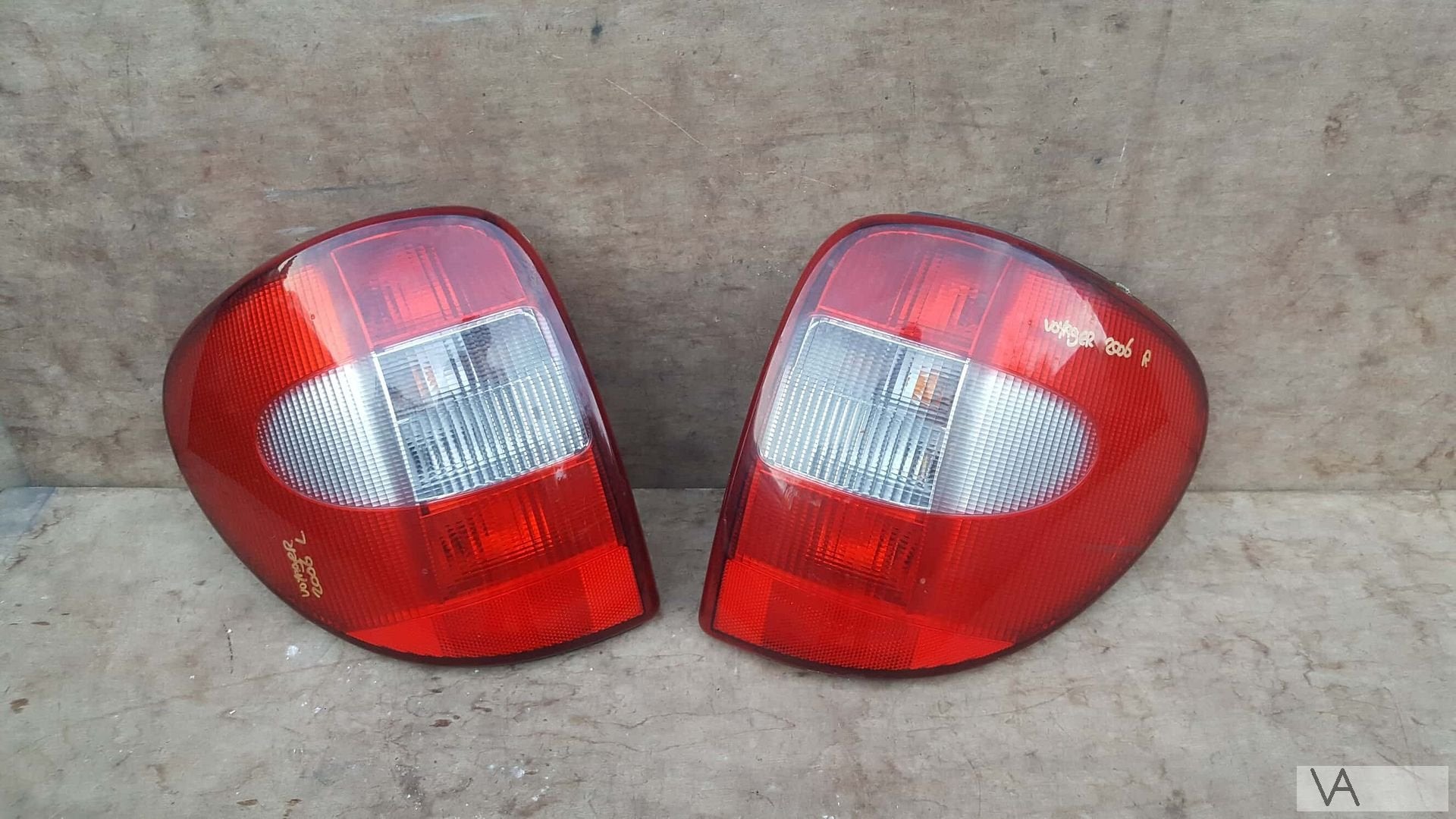 Achterlicht rechts Dodge ramvan Chrysler Voyager 00 - 07 €75, Gebruikt, -, Ophalen of Verzenden, -