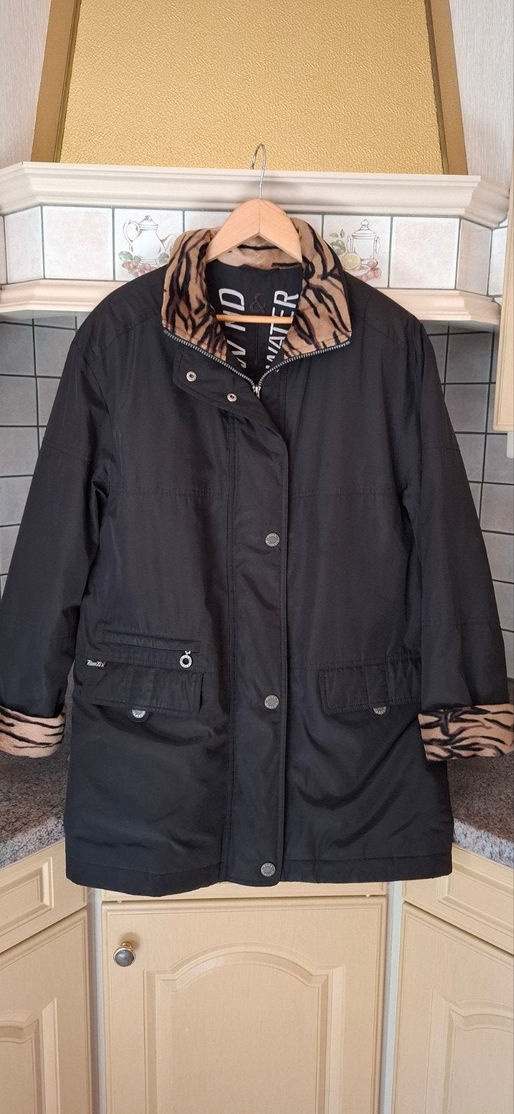 Dames winterjas mast 48/50
In goede staat ,prijs 15 €
Af te, Ophalen