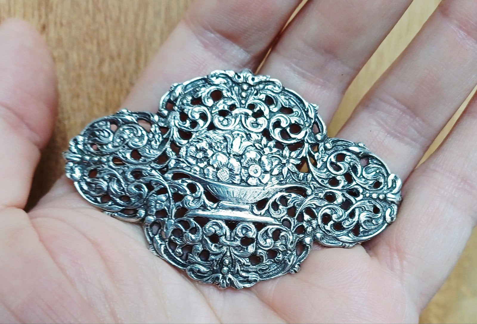 Grande broche en argent, Enlèvement ou Envoi