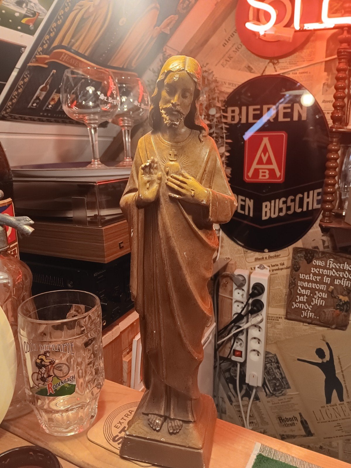 Statue de Saint, Enlèvement