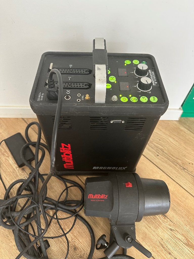 Générateur de flash asymétrique multiblitz magnolux 2400, Enlèvement, Utilisé