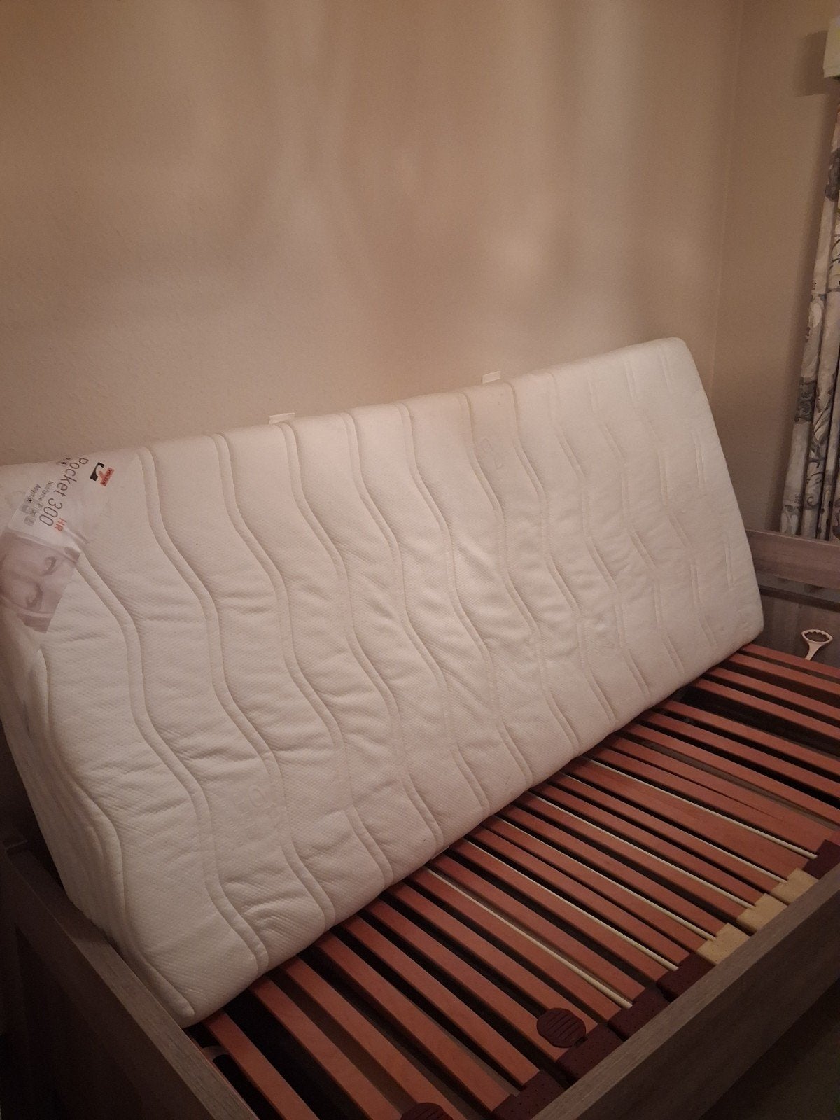 Grys 1 persoons bed,br 90...lengte 2m., Ophalen