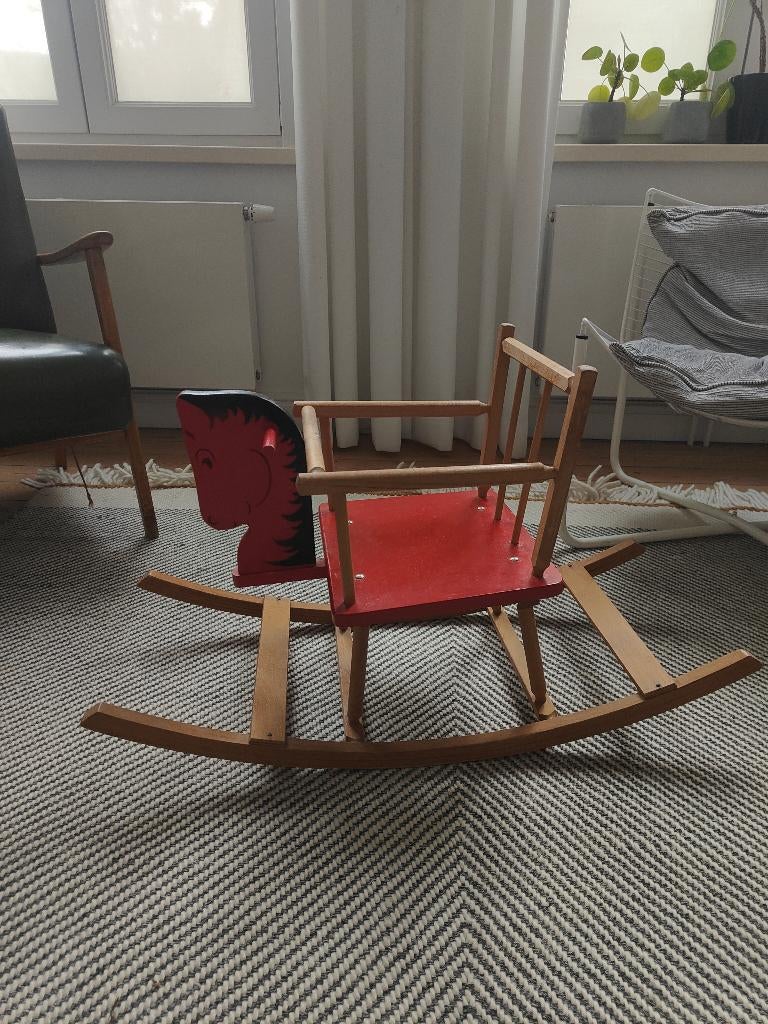 Houten schommelpaard, Ophalen, Gebruikt