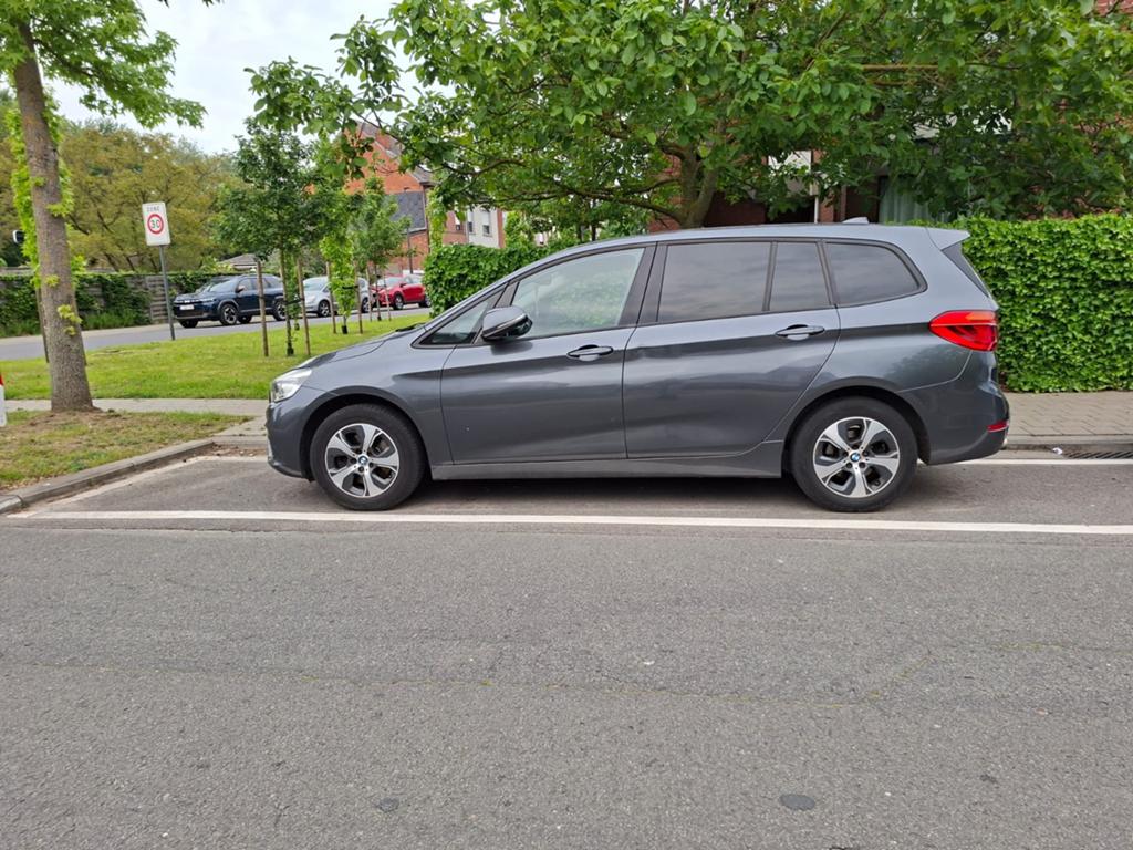 BMW 218d Gran Tourer 2015 met motorprobleem, Autos, BMW, Argent ou Gris, Achat, Euro 6, 7 places