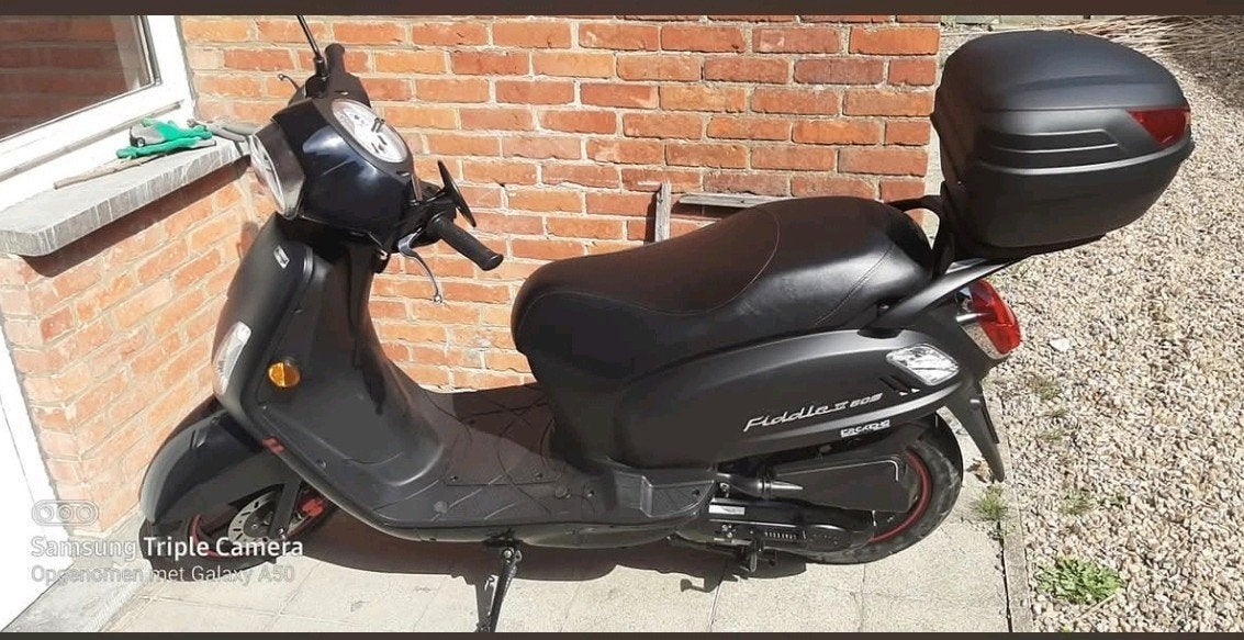 Sym Fiddle 2 49cc Euro4 4 takt scooter mat zwart met rood R, Ophalen, Gebruikt, SYM, Benzine
