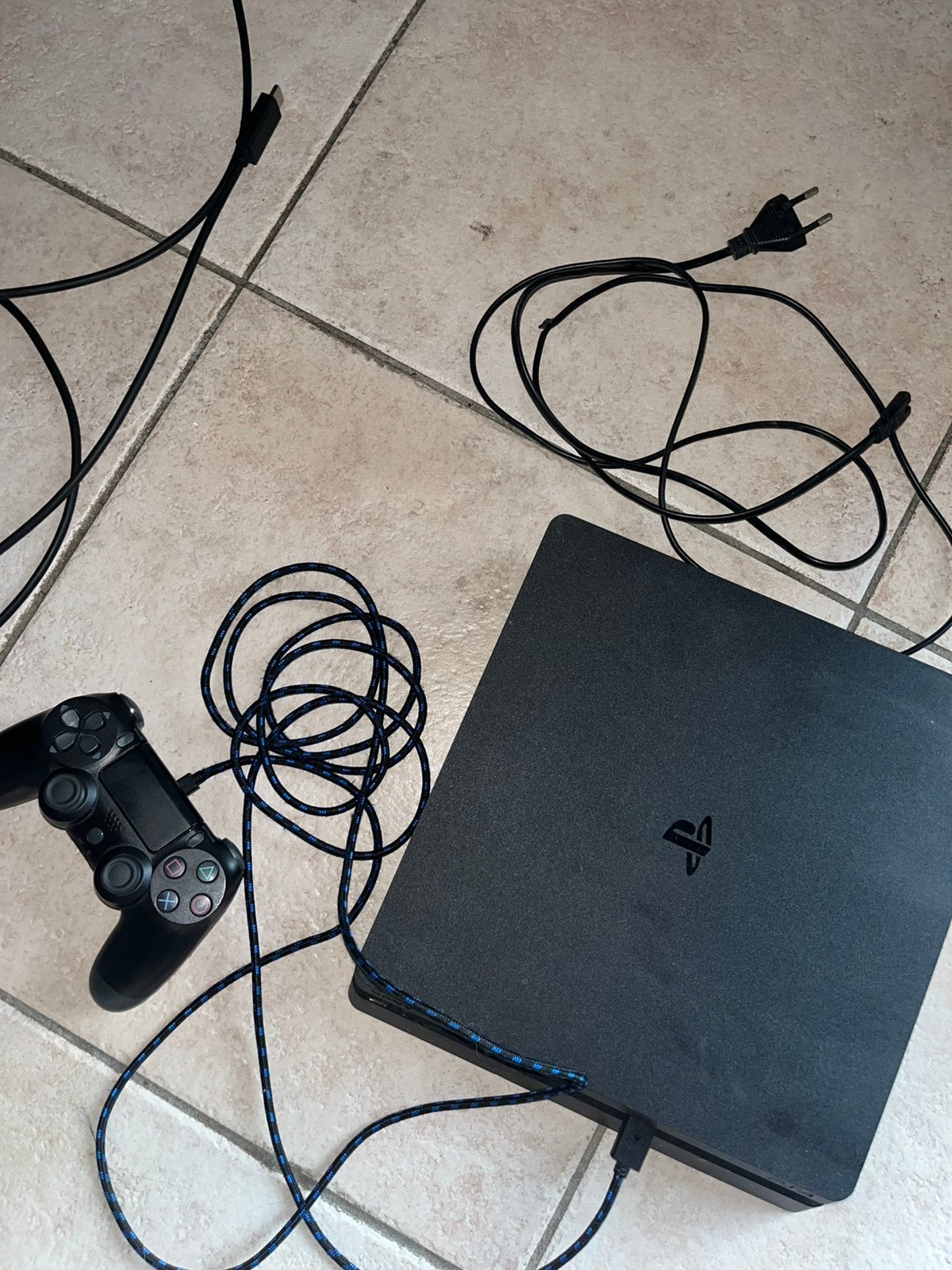 Playstation 4 slim met controller en hdmi kabel, Games en Spelcomputers, Spelcomputers | Sony PlayStation 4, Ophalen, Zo goed als nieuw