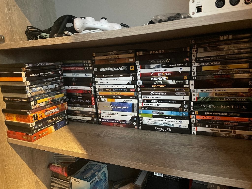 PC Game Collection : Skyrim, GTA, Battlefield ... 100+ games, Consoles de jeu & Jeux vidéo, 1 joueur, À partir de 12 ans, Comme neuf