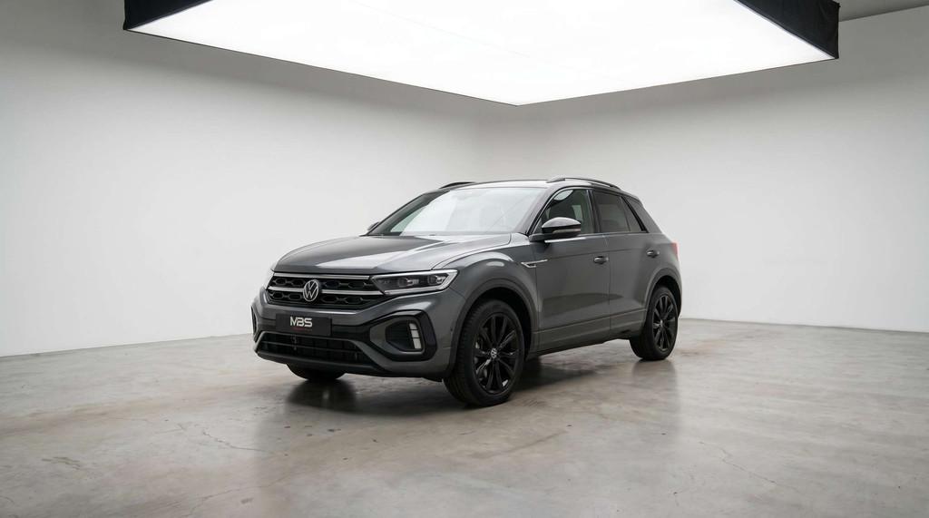 Volkswagen T-Roc R-LINE* TOIT PANO* CARPLAY* NAVI* SIEGE SPO, Voorwielaandrijving, 1800 kg, Gebruikt, Euro 6
