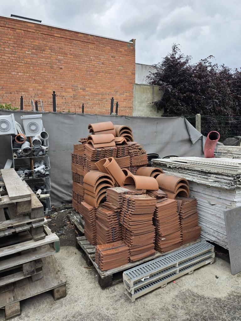 Lot de tuiles de toiture rouges en terre cuite  bon état, Doe-het-zelf en Bouw, Dakpannen en Dakbedekking, Zo goed als nieuw, Dakpannen