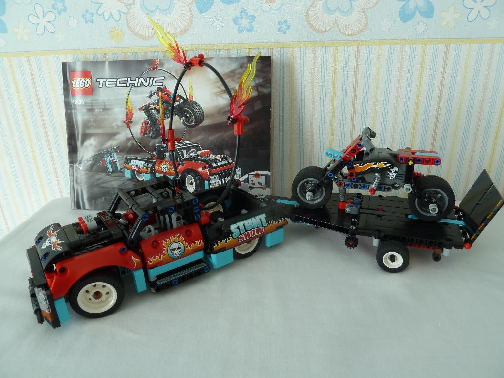 Camion et vélo Lego Technic 42106 Stunt Show, Enlèvement ou Envoi, Comme neuf, Ensemble complet, Lego