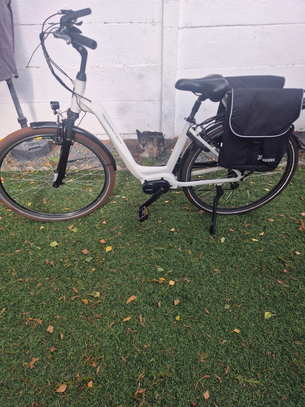 adriatica elektrische damesfiets, Zo goed als nieuw, 51 tot 55 cm, 50 km per accu of meer, Ophalen
