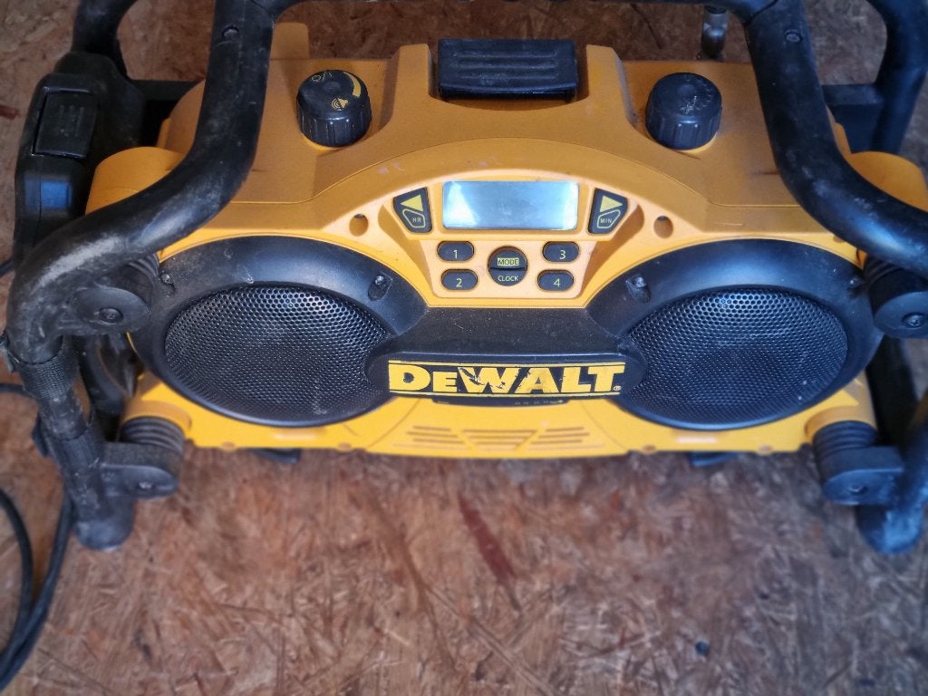 Dewalt werfradio.DC011., Doe-het-zelf en Bouw, Ophalen, Gebruikt