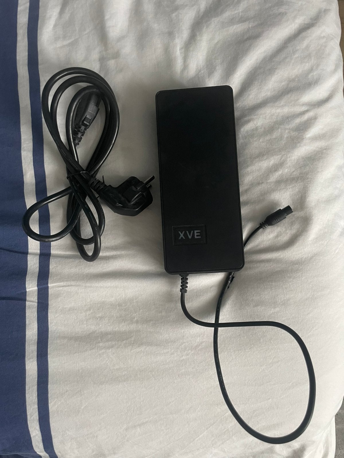Chargeur gyroroue v8 v10, Enlèvement ou Envoi, Comme neuf