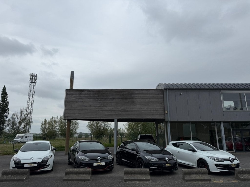 4 stuks op stock van de Renault Megane 3 RS, Voorwielaandrijving, 174 g/km, Zwart, 4 cilinders