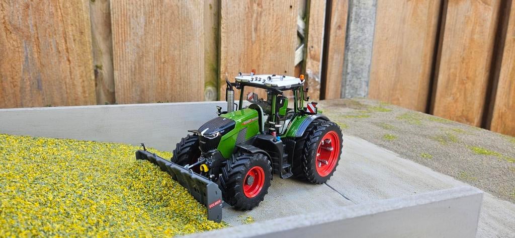 Verbouwde Fendt 832 Vario 1:32, Hobby en Vrije tijd, Ophalen of Verzenden, Nieuw, Tractor of Landbouw, Overige merken