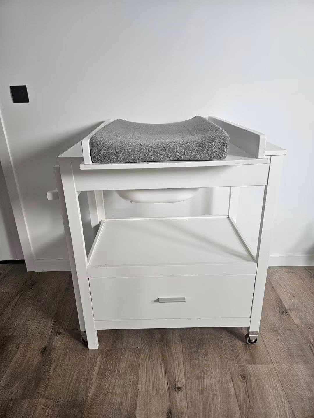 Handige verschoontafel met badje., Ophalen, Gebruikt