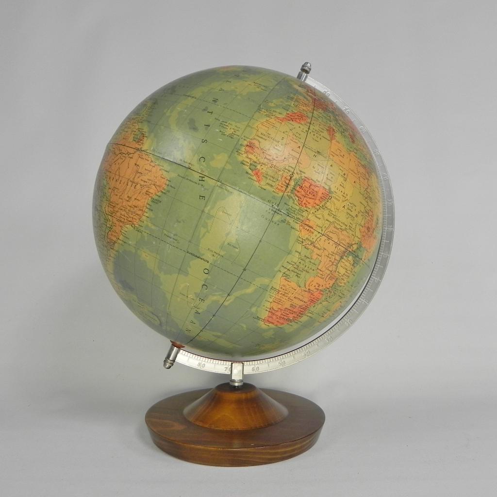 Rath Globe van papier mache op houten voet, 1975, Ophalen of Verzenden
