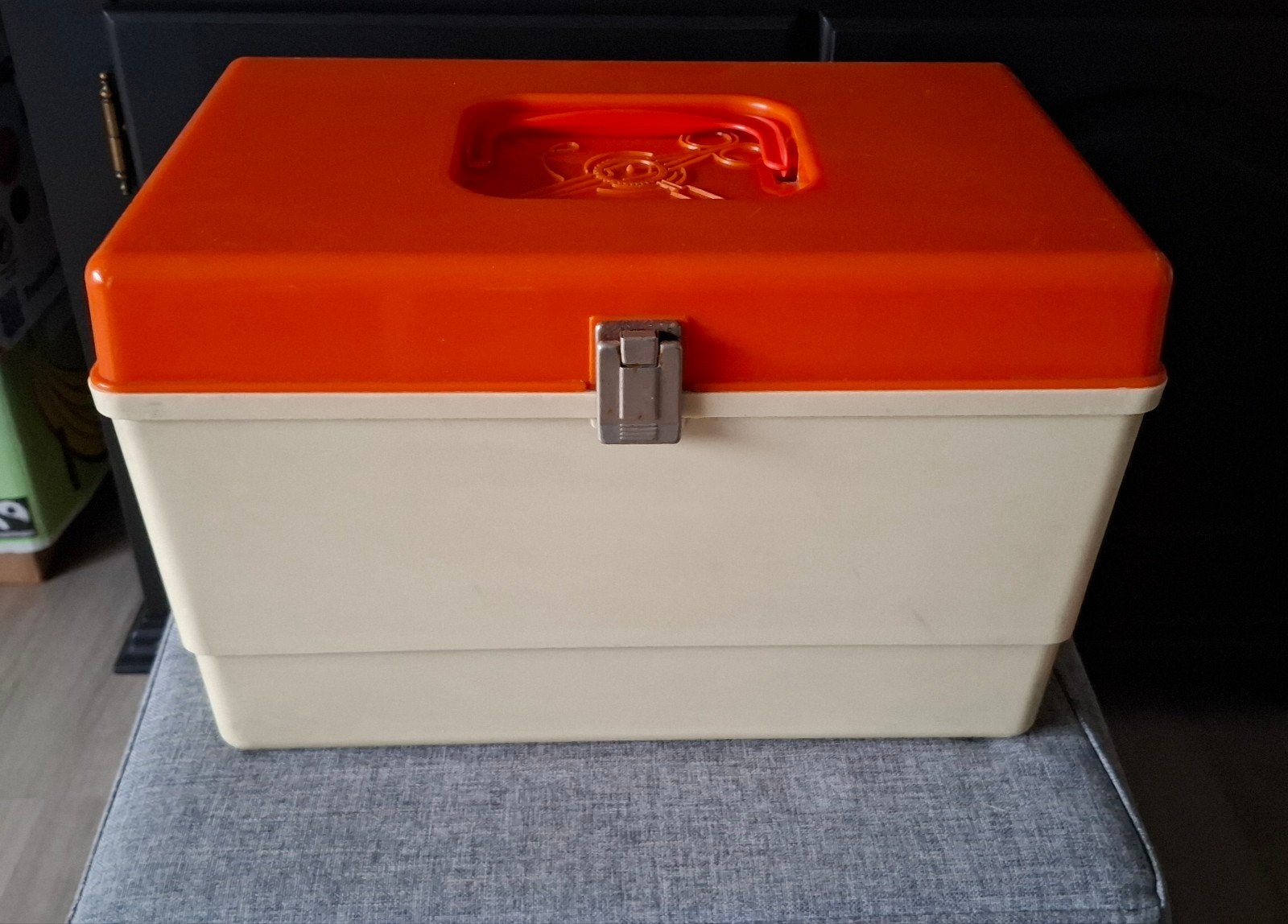 Vintage naaibox, Ophalen