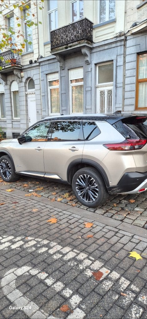 Nissan X-trail 4x4 7-zits, Auto's, Automaat, Dealer onderhouden, 7 zetels, Leder