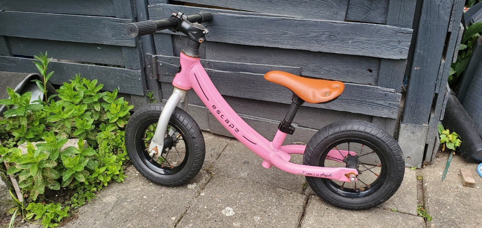 Loopfiets merk Escape 10 inch wielen.
Pas nieuwe handvatten, Ophalen of Verzenden, Loopfiets