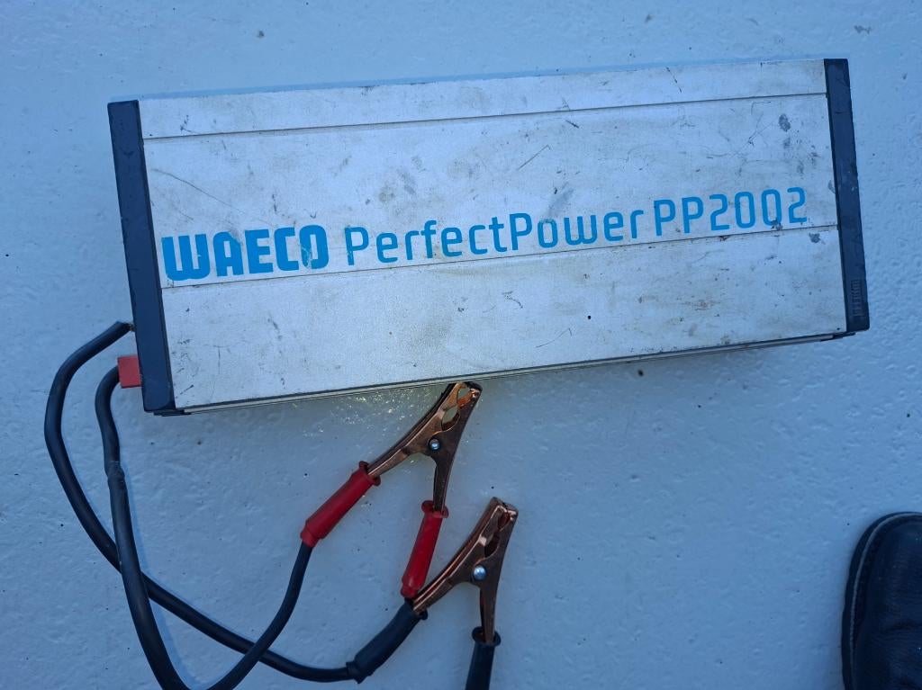 Inverter/omvormer 12-220 volt, 2000 watt, Enlèvement ou Envoi, Utilisé